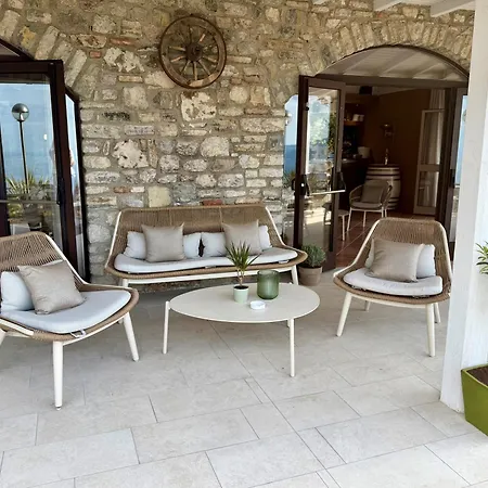 Miomio 4*