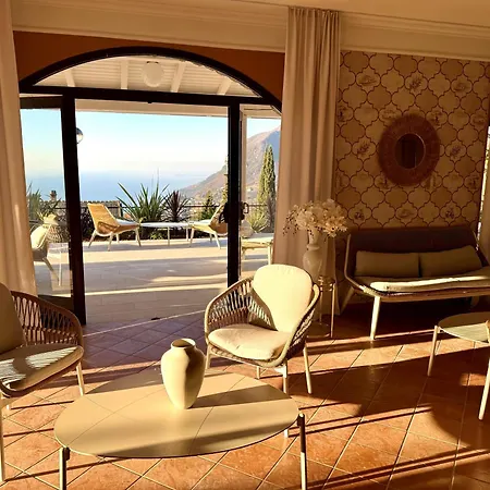 Miomio Hotel 4*