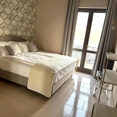 Miomio 4*